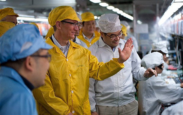jobs-05_tim_cook-Foxconn_iPhone_factory_29March2012.jpg