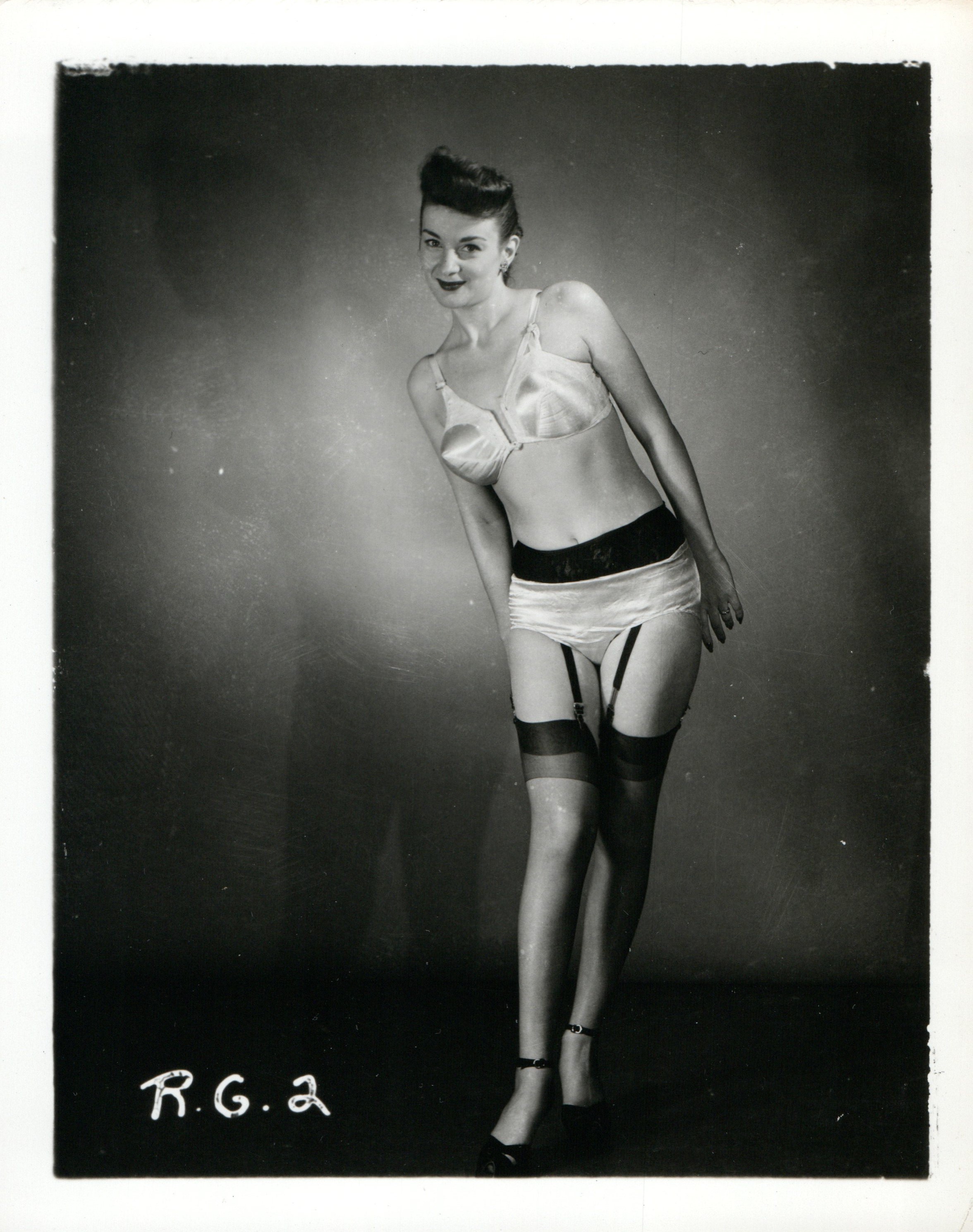 4 X 5 ORIGINAL PIN UP PHOTO FROM IRVING KLAW ARCHIVES OF MODEL SHEENAH  #38 
