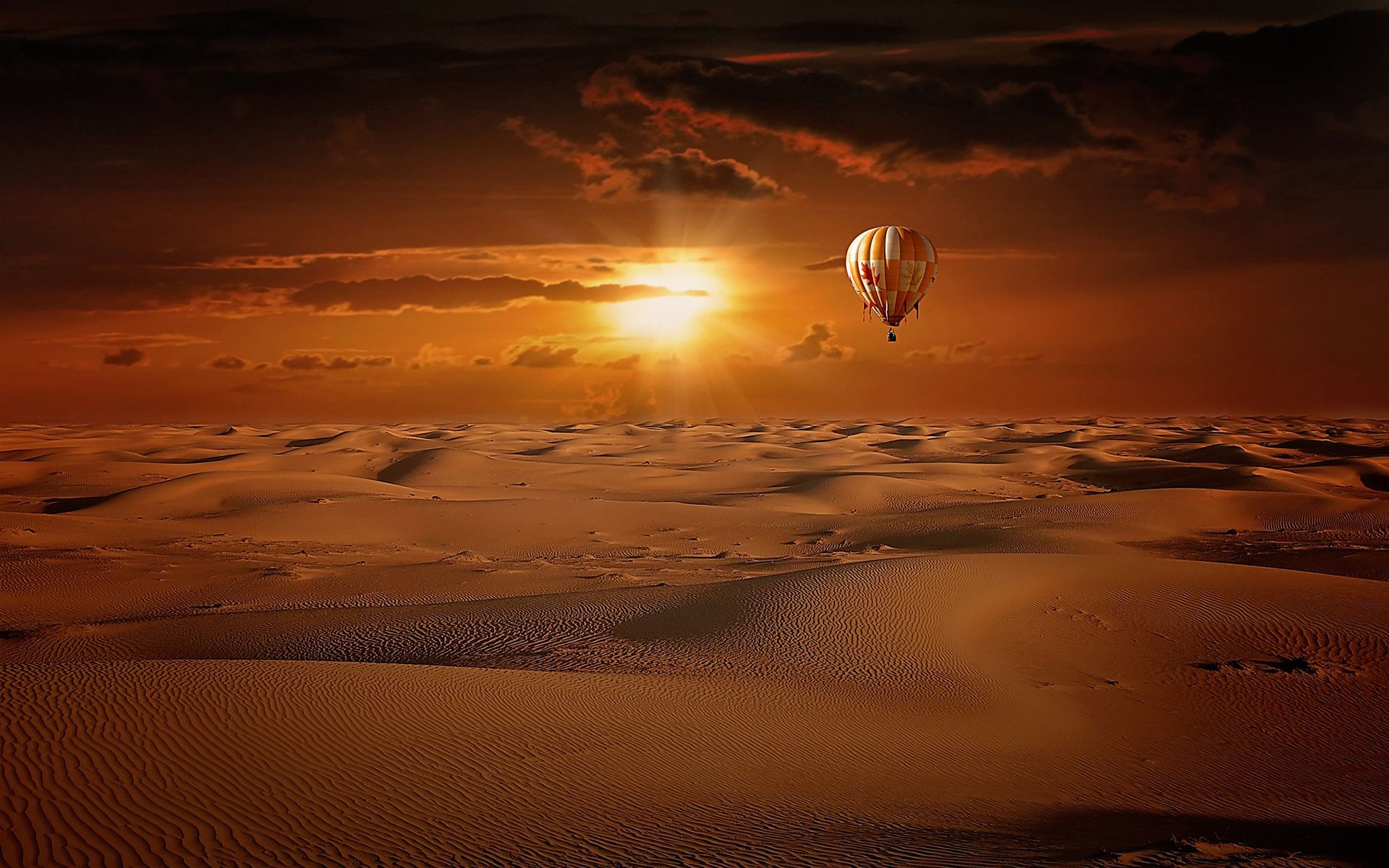 Desert Balloon Desktop Wallpaper