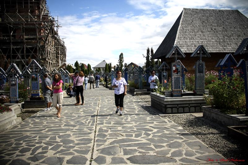 Cimitirul Vesel: O cemitério feliz da Romênia