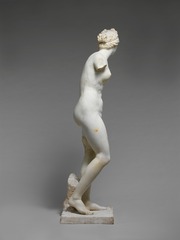 marble statue of aphrodite analysis